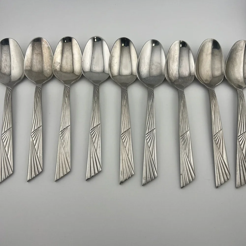 Set of 8 Mikasa Stainless 18/10 Oval Dinner Spoons Manifesto Glossy Vintage 2006